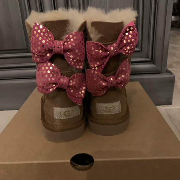 Girls Ugg boot meilani pink bows - Picture 2 of 4